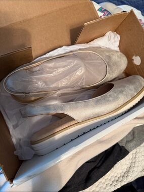 SOUL Naturalizer Metallic Cream Slingback Flats